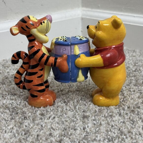 Disney Winnie The Pooh Tigger Figurines  Hand Painted Salt & Pepper Set 4.5" - Picture 2 of 13
